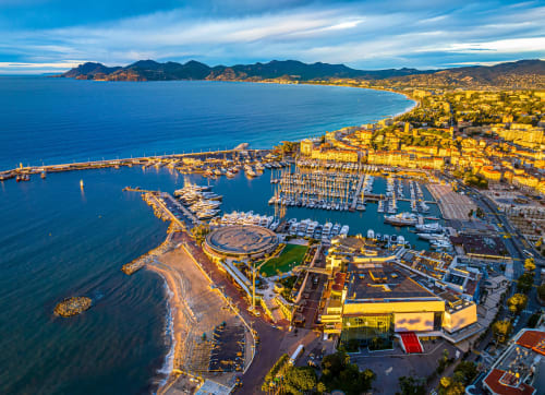 Cannes Location Vacances Saisonnière Luxe Plage Mer Croisette Centre Vue Standing Festival Palais Azur Riviera Apartment Rental Vacation Holiday Seasonal Luxury Beach Sea Riviera Croisette Downtown Terrace Balcony View Modern Premium Festival Palace Wohnung Miete Ferien Ferienwohnung Saisonal Luxus Strand Meer Riviera Zentrum Aussicht Modern Exklusiv Festival Palais Exclusif Prestige Confort Design Central Soleil Détente Voyage Tourisme Séjour Exklusiv Prestige Komfort Design Zentral Sonne Entspannung Reisen Tourismus Aufenthalt Exclusive Prestige Comfort Design Central Sun Relax Travel Tourism Stay