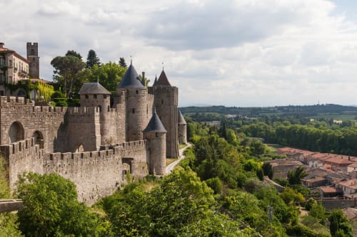 Cité médievale de Carcassonne, 3eme site de France le plus visité, proche du N°9 a Argeliers.