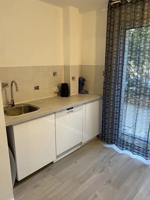 Jardins du Soleil Barthelasse Avignon vacances Provence Sun holidays vacation swimming pool piscine campagne countryside festival gîte Africa guest house chambre bedroom lit lits bed cosy ambiance Afrique romantique enfants nature Vaucluse Gard France calm calme relaxation family famille hotel