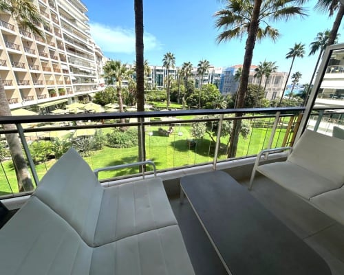 Cannes Appartement Location Vacances Saisonnière Meublé Luxe Plage Mer Croisette Centre Terrasse Balcon Vue Moderne Standing Festival Palais Azur Riviera Apartment Rental Vacation Holiday Seasonal Furnished Luxury Beach Sea Riviera Croisette
Downtown Terrace Balcony View Modern Premium Festival Palace Apartment Wohnung Miete Ferien Ferienwohnung Saisonal Möbliert Luxus Strand Meer Riviera Zentrum Terrasse
Balkon Aussicht Modern Exklusiv Festival Palais Exclusif Prestige Confort Design Central Soleil Détente Voyage Tourisme Séjour Exklusiv Prestige Komfort Design Zentral Sonne Entspannung Reisen Tourismus Aufenthalt Exclusive Prestige Comfort Design Central Sun Relax Travel Tourism Stay
Balcon Balcony