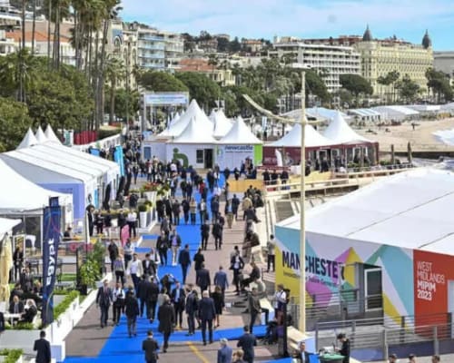 Cannes Location Vacances Saisonnière Luxe Plage Mer Croisette Centre Vue Standing Festival Palais Azur Riviera Apartment Rental Vacation Holiday Seasonal Luxury Beach Sea Riviera Croisette Downtown Terrace Balcony View Modern Premium Festival Palace Wohnung Miete Ferien Ferienwohnung Saisonal Luxus Strand Meer Riviera Zentrum Aussicht Modern Exklusiv Festival Palais Exclusif Prestige Confort Design Central Soleil Détente Voyage Tourisme Séjour Exklusiv Prestige Komfort Design Zentral Sonne Entspannung Reisen Tourismus Aufenthalt Exclusive Prestige Comfort Design Central Sun Relax Travel Tourism Stay