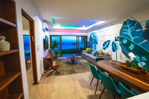 Modern tropical villa facing the ocean – Malkita Sol