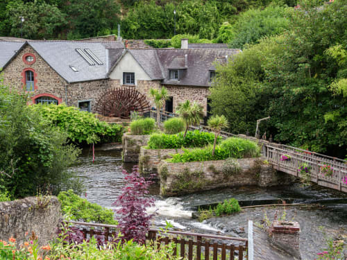 Village du Pontrieux avec canal et moulin à eau, Côtes d'Armor.