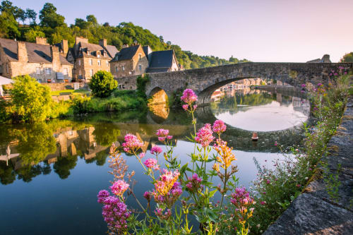 Pont en pierre sur la Rance à Dinan, Côte d'Armor