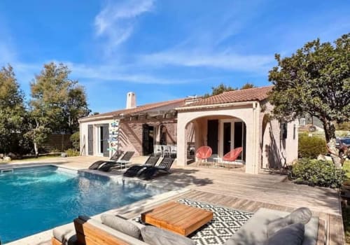 Villa de vacances en Corse avec piscine privée et terrasse ensoleillée