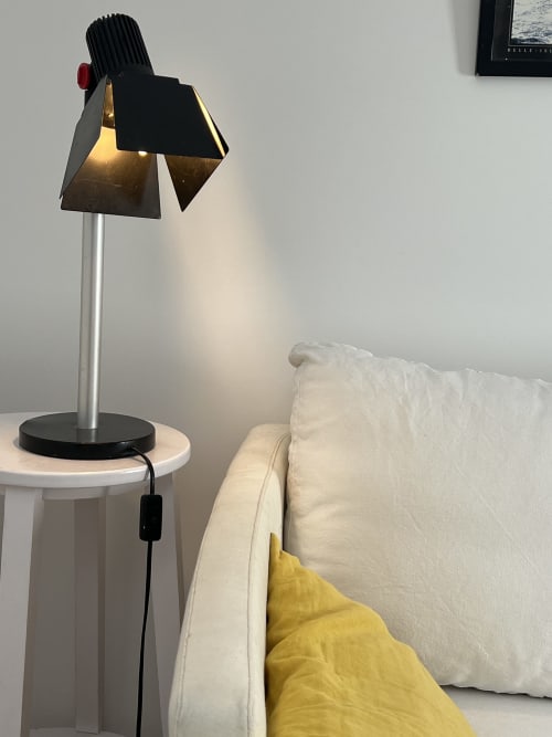 chambre simple, portes doubles a galandage, canapé, parquet, 
