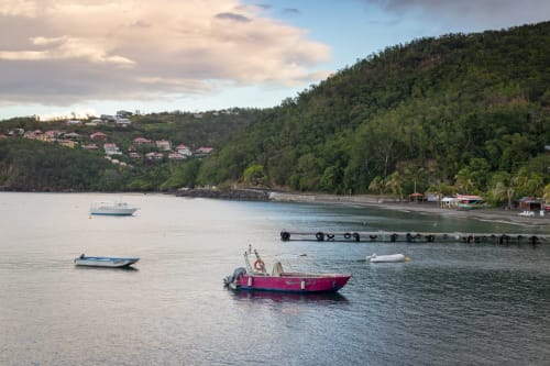 La baie de Malendure, reconnue pour ses fonds sous marins à découvrir en palmes, masque et et tuba, ou en plongée sous-marine, à 5 mn de la résidence de vacances Les jardins de l'espérance à Bouillante en Guadeloupe