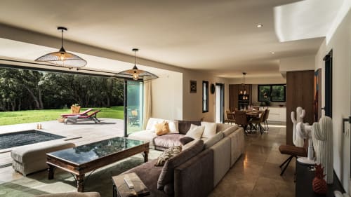 Espace de vie Villa LINETTE avec vue sur la piscine, La Conciergerie du Cap Corse, Centuri
