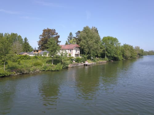 Clairseine, countryside, Normandy, Impressionism, waterside, banks of the Seine, the Seine, calm, silence, garden, 100 km from Paris, Giverny, Rouen, Val de Reuil, Louviers, Eure, Les Andelys, Claude Monet, Impressionists, eco-friendly, privacy, romantic getaway, couples' getaway, rejuvenation, Le Vaudreuil, Tournedos-sur-Seine, Porte de Seine, Nature, France, Design, vintage, decoration, comfort, high-end, luxury, pleasure, terrace, park, private, decoration, high-end, beautiful amenities, view of the Seine, fishing, hiking, rest, rejuvenation, pontoon, boat, all seasons, spring, summer, autumn, winter, flavours, LGBTQ +, dogs accepted, cottage, charming cottage, guest house