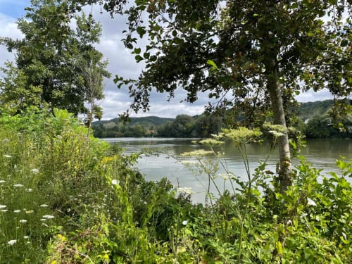 Clairseine, countryside, Normandy, Impressionism, waterside, banks of the Seine, the Seine, calm, silence, garden, 100 km from Paris, Giverny, Rouen, Val de Reuil, Louviers, Eure, Les Andelys, Claude Monet, Impressionists, eco-friendly, privacy, romantic getaway, couples' getaway, rejuvenation, Le Vaudreuil, Tournedos-sur-Seine, Porte de Seine, Nature, France, Design, vintage, decoration, comfort, high-end, luxury, pleasure, terrace, park, private, decoration, high-end, beautiful amenities, view of the Seine, fishing, hiking, rest, rejuvenation, pontoon, boat, all seasons, spring, summer, autumn, winter, flavours, LGBTQ +, dogs accepted, cottage, charming cottage, guest house