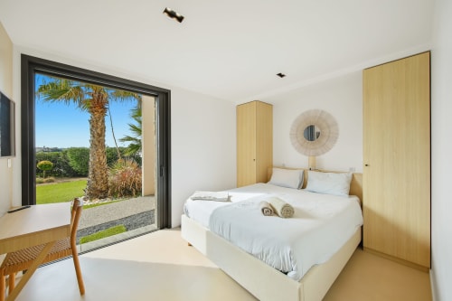JC conciergerie - Conciergerie Var - villa avec piscine - luxe- location de luxe var - Sanary sur Mer- villa The Island- piscine- bord de mer- vue mer- 10 personnes