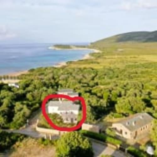 Villa Marine à La Conciergerie du Cap Corse à Centuri, Corse, nichée dans une verdure luxuriante avec vue sur mer