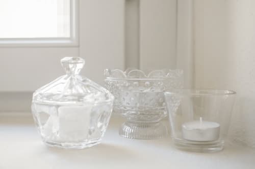 Crystal glassware and candle décor in Suite 2 at Alessia's Place Como BnB