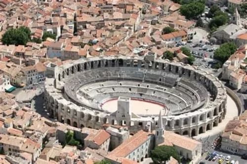 Arles, patrimoine romain et lieux inspirés de Van Gogh, ville d’art et d’histoire en Provence
