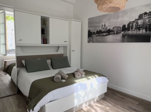Appartement Le Parisien au Laurencin, appart’hôtel à Sens centre-ville. Cuisine équipée, wifi, linge, arrivée autonome, lit Queen-size confortable. Réservez en direct.