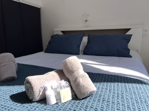 Appartement Le Cocon au Laurencin, appart’hôtel à Sens centre-ville. Cuisine équipée, wifi, linge, arrivée autonome, produits d'accueil. Réservez en direct.