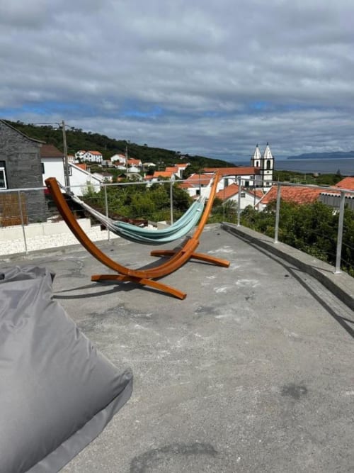 Ilha do Pico, Açores, Cá Por Casa Pico, São Roque do Pico, Alojamento, Hotel. Terraço. Cama de rede. Prainha de Baixo