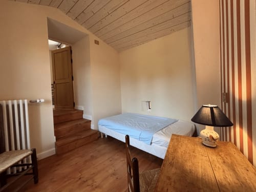 Annexe de la suite des Hortensias avec un lit de 80*160pour enfant de moins de 10 ans