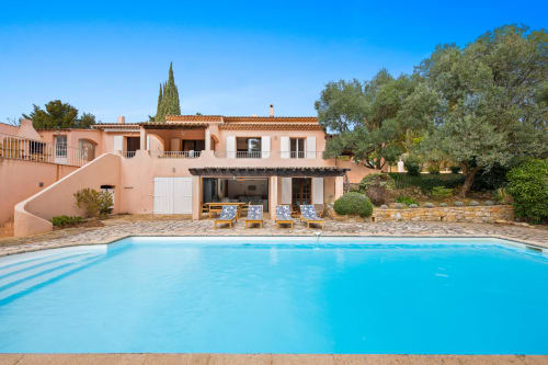 Villa Les Oiseaux- le Castellet- var- rental- holiday home- location saisonnière- var- circuit du castellet- 10 people- swiming pool- sun lounges- JC Conciergerie