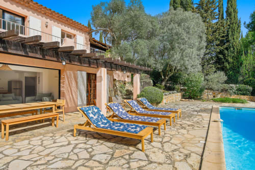 Villa Les Oiseaux- le Castellet- var- rental- holiday home- location saisonnière- var- circuit du castellet- 10 people- swiming pool- sun lounges- JC Conciergerie