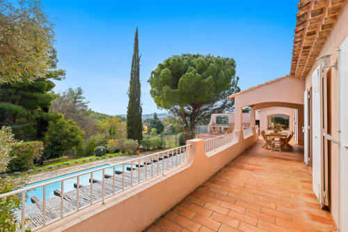 Villa Les Oiseaux- le Castellet- var- rental- holiday home- location saisonnière- var- circuit du castellet- 10 people- swiming pool- sun lounges- JC Conciergerie