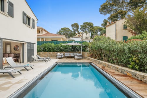 Villa L'Escale de Val D'Azur- Sanary sur Mer- heated swiming pool- jacuzzi- terrain de pétanque- 8 people- JC Conciergerie