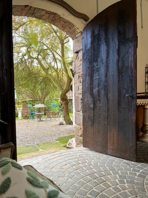Derrière la porte, une terrasse secrète