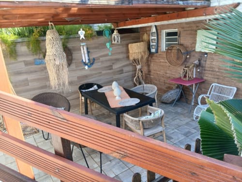 Terrasse extérieure Fwégate.
Merveilleux espace conviviale de détente