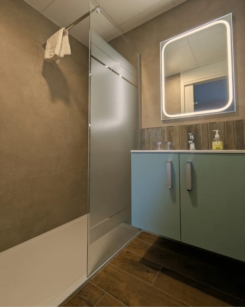 salle de bain moderne, proche du Puy du Fou, en Vendée
