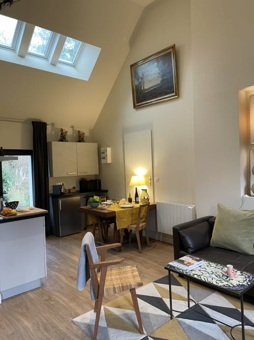 Clairseine, countryside, Normandy, Impressionism, waterside, banks of the Seine, the Seine, calm, silence, garden, 100 km from Paris, Giverny, Rouen, Val de Reuil, Louviers, Eure, Les Andelys, Claude Monet, Impressionists, eco-friendly, privacy, romantic getaway, couples' getaway, rejuvenation, Le Vaudreuil, Tournedos-sur-Seine, Porte de Seine, Nature, France, Design, vintage, decoration, comfort, high-end, luxury, pleasure, terrace, park, private, decoration, high-end, beautiful amenities, view of the Seine, fishing, hiking, rest, rejuvenation, pontoon, boat, all seasons, spring, summer, autumn, winter, flavours, LGBTQ +, dogs accepted, cottage, charming cottage, guest house