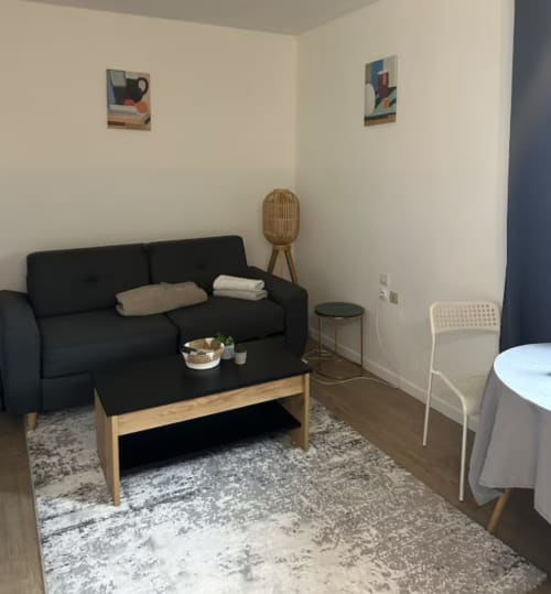 **Chambre du bien “L'Oasis moderne & accueillante” à Noisy Le Grand