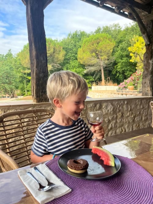 Happy kids at La Boissière: An estate in the heart of nature in the Tarn.