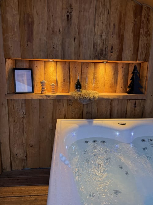 Jacuzzi privatif couvert chauffée toute l'année proche Paris