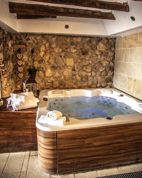 Spa privado para huespedes. Masia Can Canyes & Spa. Penedes wine region. vino, naturaleza y traqnuilidad