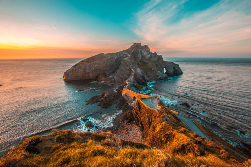 Gaztelugatxe cerca de Basque Palace