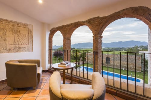 Terraza exterior habitacion. Masia Can Canyes & Spa. Penedes wine region. vino, naturaleza y traqnuilidad