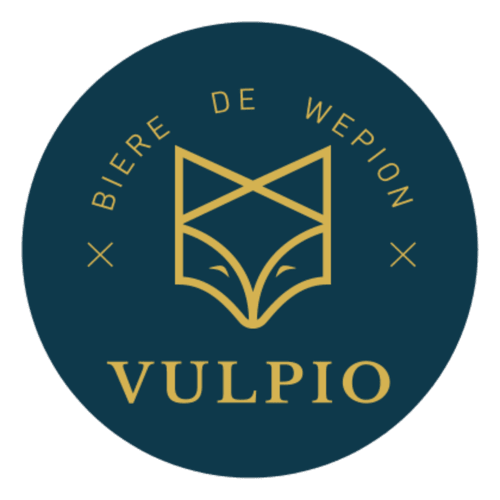 Logo Vulpio avec icône renard doré et texte « x biere de wepion x vulpio » sur cercle bleu-vert foncé