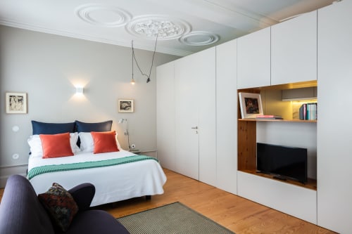 Cama confortável em estúdio com varanda, no centro do Porto.