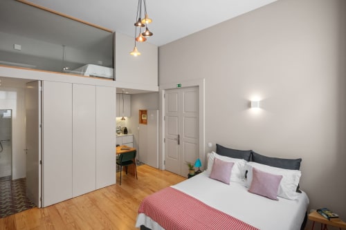 Loft no Porto com duas camas de casal.