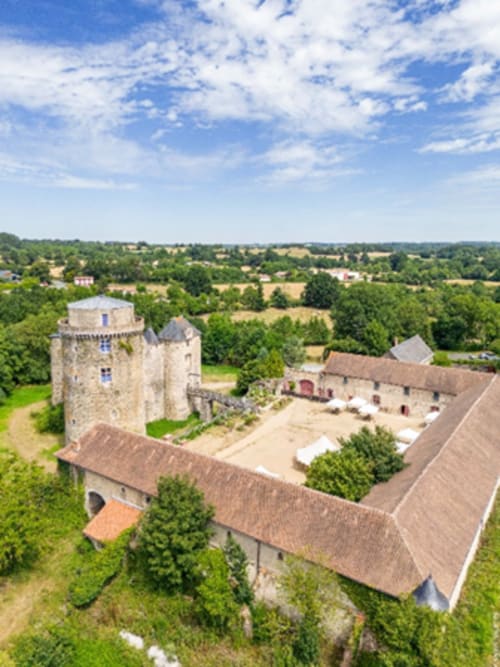 Château de Saint Mesmin Beaucoup d'animations sont proposées pour les enfants et aussi les adultes Photo Vendée Expansion