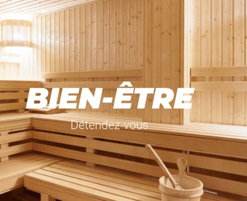 Interior de sauna de madera en el retiro de bienestar Domaine de l'Ocrerie en Pourrain