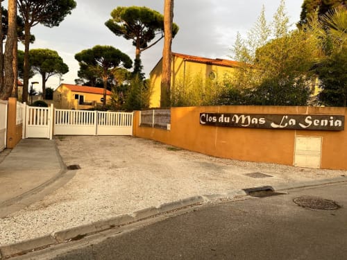 Entrée du Clos du Mas la senia - Argelès sur Mer - rue albert saisset- propriété privée - Calme et paisible Pour des vancances en famille ou amis