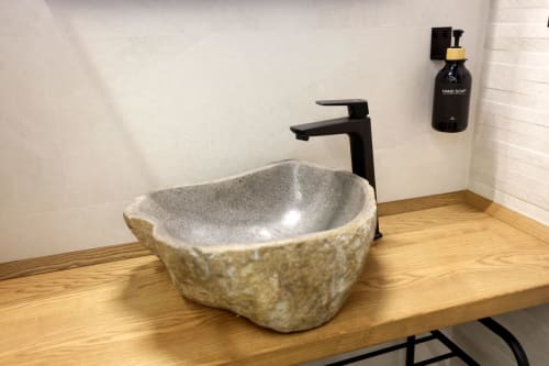 Villa de piedra para servicio Estilo de diseño vanguardista