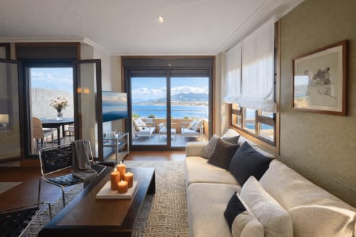 Lujoso dúplex en Baiona con vistas al mar, mobiliario moderno y terraza balconada con vista a la costa