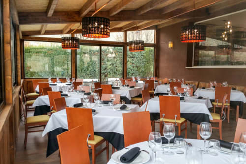 Salon comedor del restaurante tinto y leña de El Burgo de osma