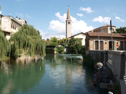 Meravigliosa dimora a Fontanafredda con fronte canale, architettura storica e torre della chiesa