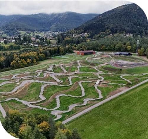 Vue aérienne du Land Parc à wangenbourg Egenthal en Alsace 
