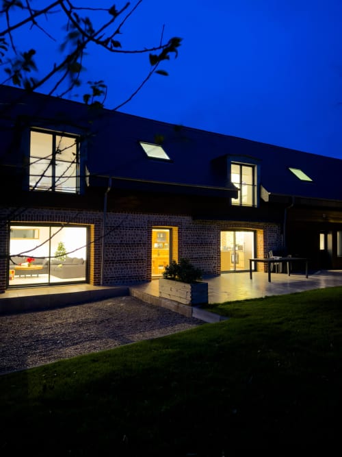Die Fassade des Ferienhauses „La Moussette“ in der Normandie, nahe den Klippen von Étretat