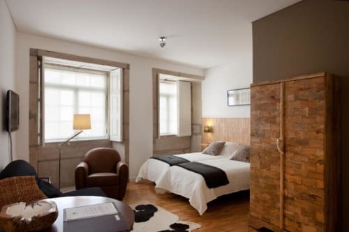Comfortable Studio for 2 to 3 people, well-equipped, with twin or double beds, TV, bathroom, and complete kitchen. All with side views of the Douro River and the city.