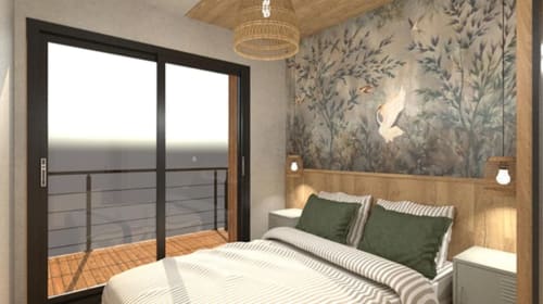 Chambre de villa moderne aux Villas de Jade, papier peint jardin, vue sur balcon et coussins verts